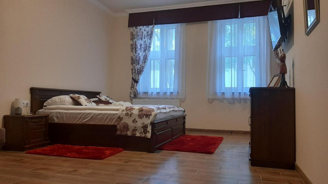 Toscana Apartman Гюла Екстериор снимка