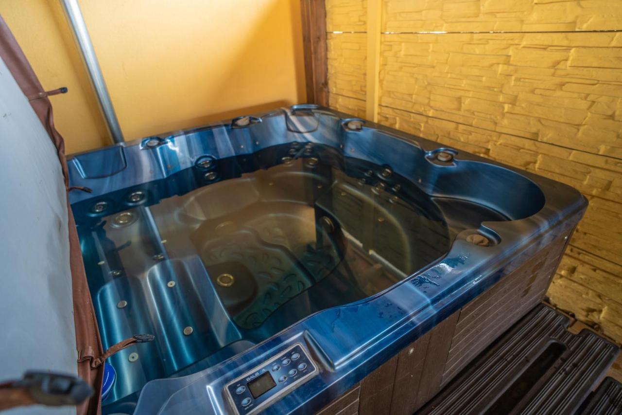 Toscana Apartman Гюла Екстериор снимка