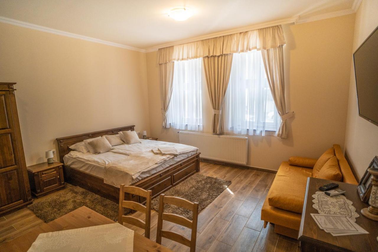Toscana Apartman Гюла Екстериор снимка