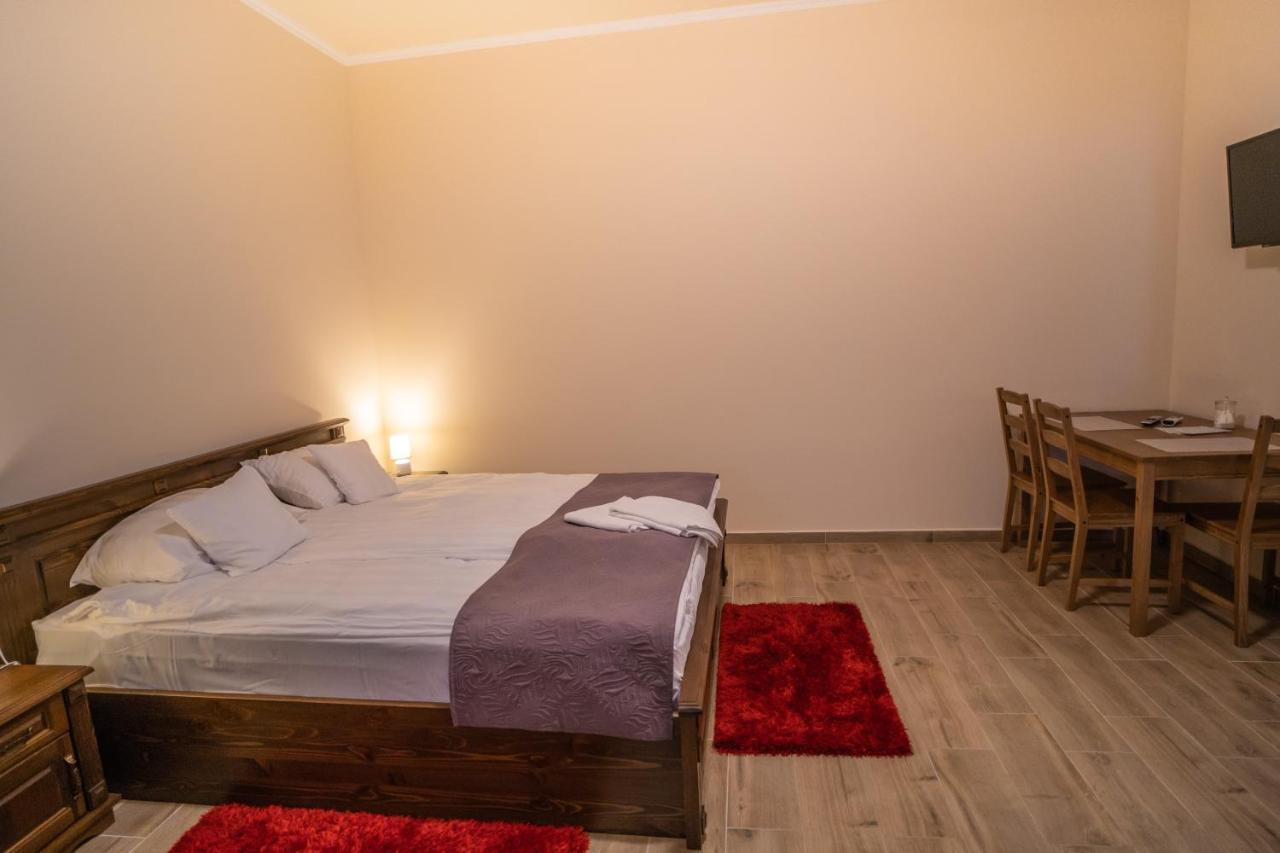 Toscana Apartman Гюла Екстериор снимка