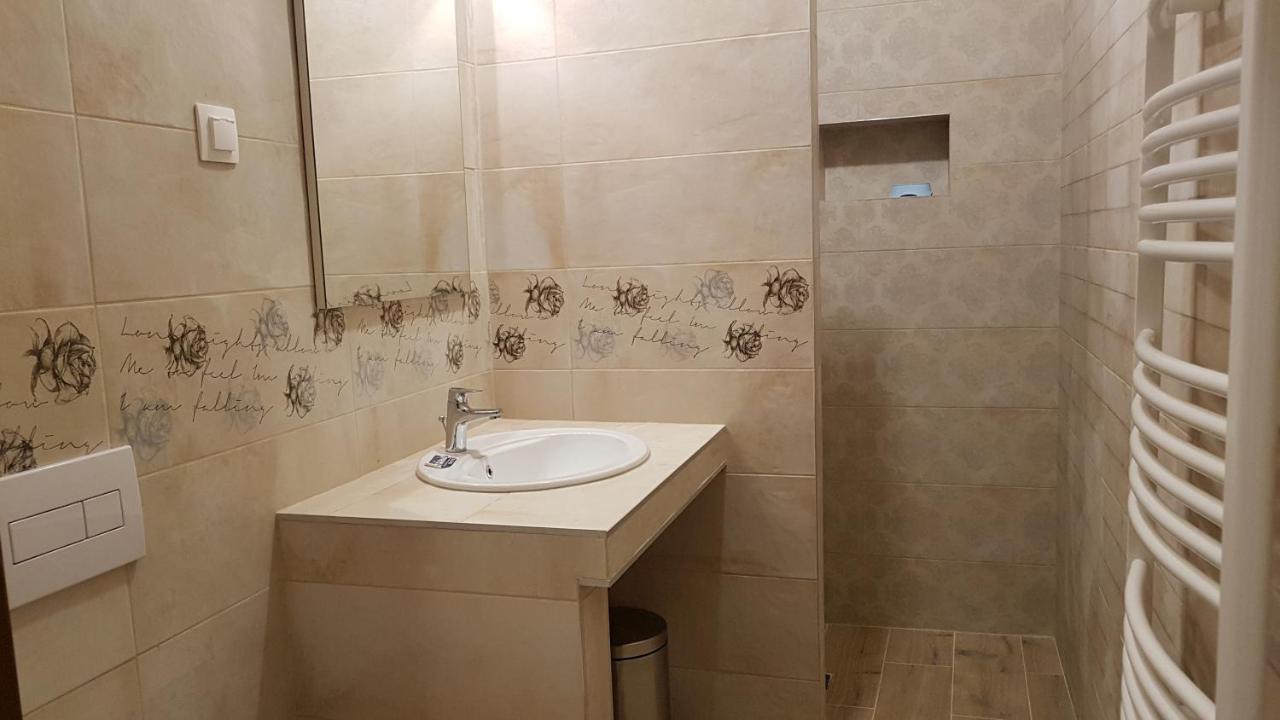 Toscana Apartman Гюла Екстериор снимка