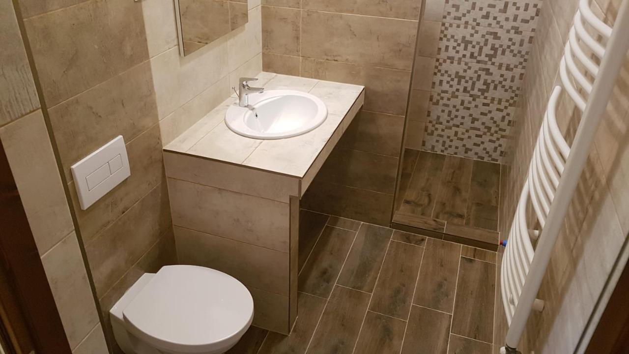 Toscana Apartman Гюла Екстериор снимка