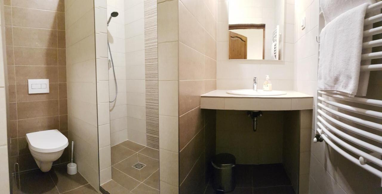 Toscana Apartman Гюла Екстериор снимка