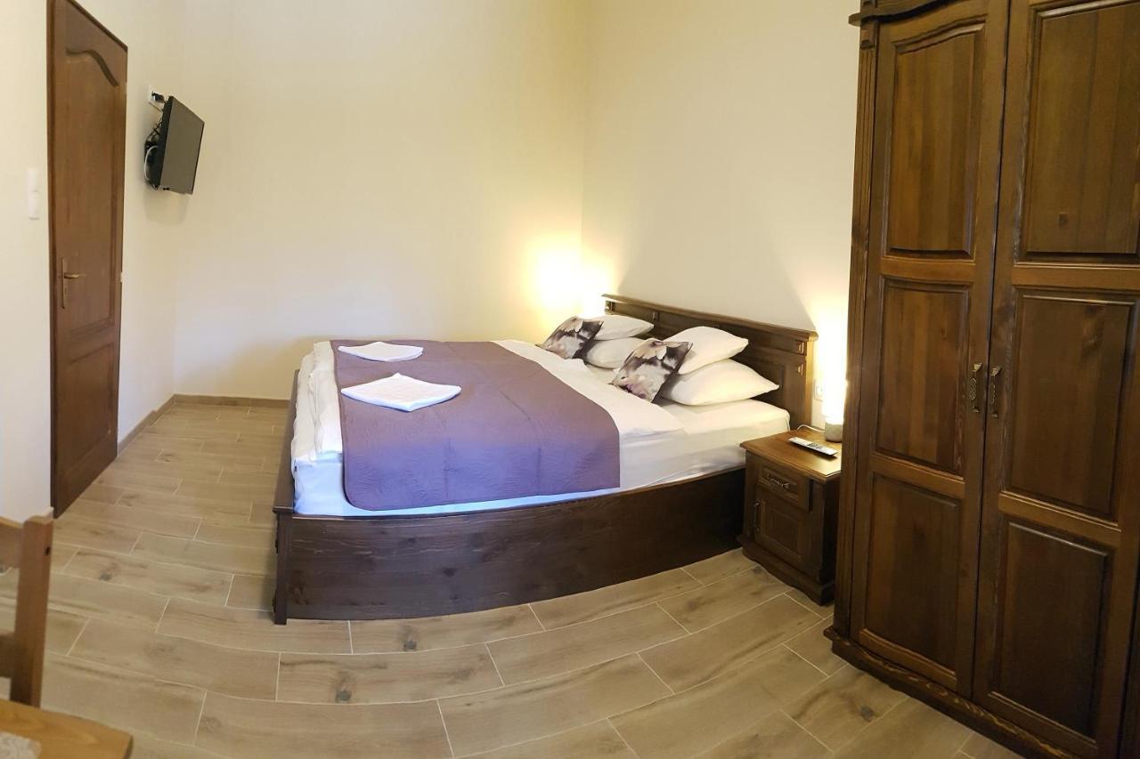 Toscana Apartman Гюла Екстериор снимка