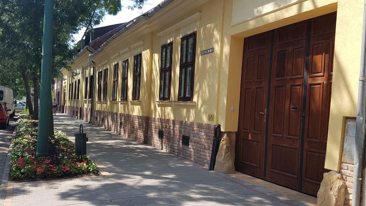Toscana Apartman Гюла Екстериор снимка